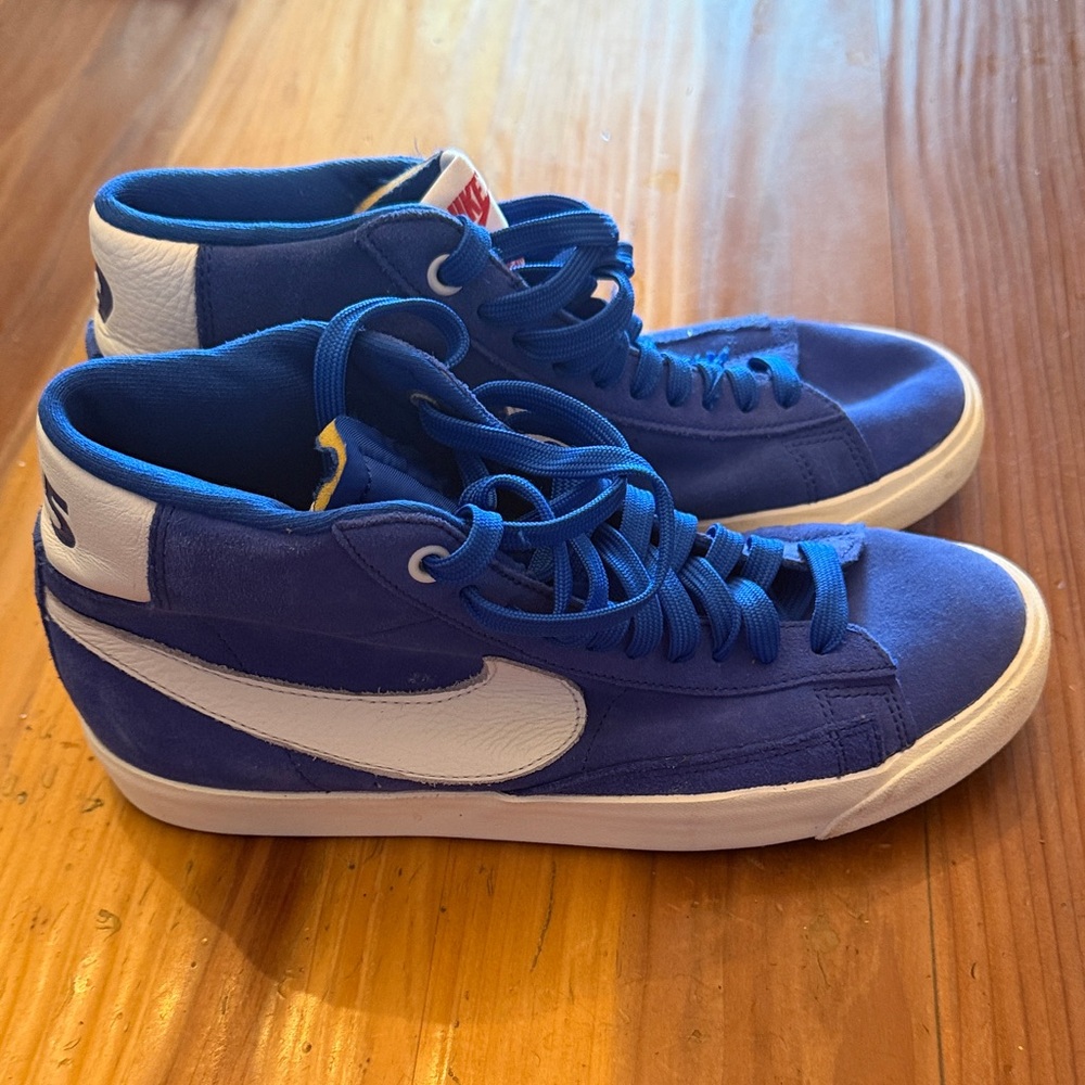 Nike Men’s blue suede Stranger Things